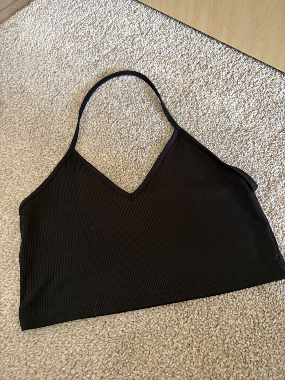 SHEIN Black Ribbed Halter Crop Top